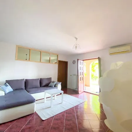 Apartment Moon Pobegi